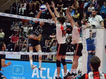 Obras poco pudo hacer en su debut de la temporada frente a River