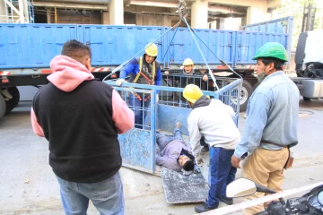 El estado de salud del obrero que cayó de un piso a otro en una obra céntrica