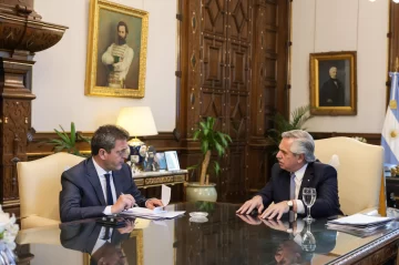 Fernández suaviza la interna: pide una “suerte de terapia de grupo”