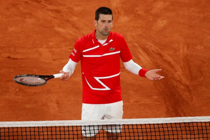 Djokovic volvió a golpear a un juez de línea con una pelota pero no fue sancionado