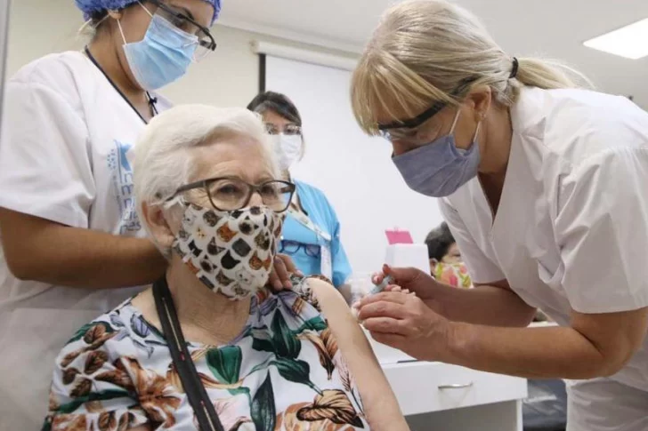 Cómo reclamar una indemnización por efectos adversos de las vacunas contra el covid-19