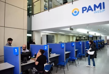 Comenzó el pago de los 15.000 pesos