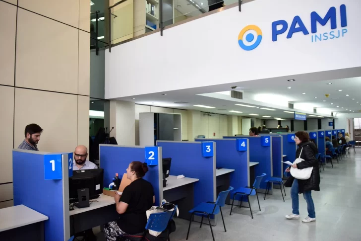 Comenzó el pago de los 15.000 pesos