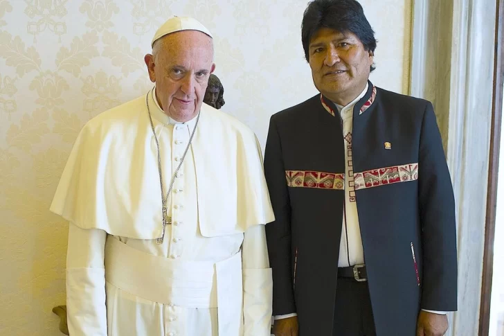 El papa Francisco llamó a Evo Morales para felicitarlo luego de las elecciones