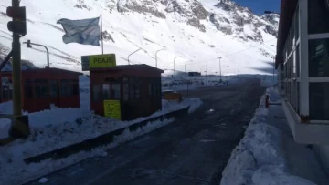 El paso a Chile por Mendoza permanece cerrado este sábado por los pronósticos de nevadas