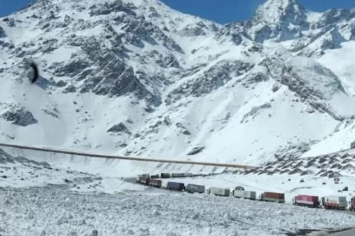 Con más 3.000 camiones varados, reabrió el Paso Cristo Redentor