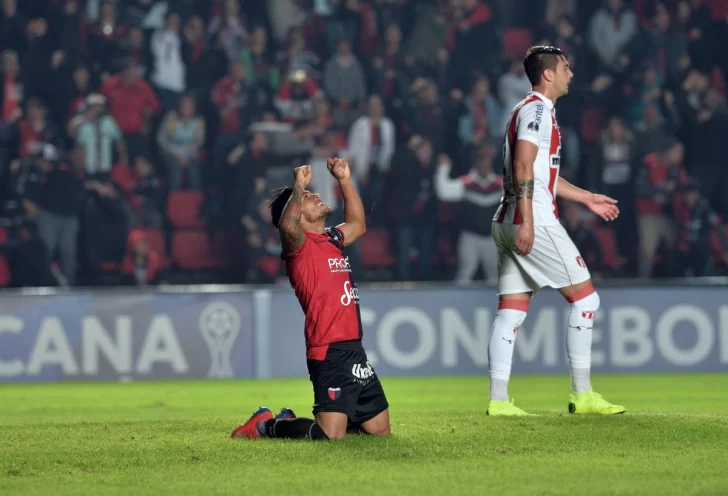 Colón se impuso por 3 a 1 ante River Plate de Uruguay y accedió a octavos