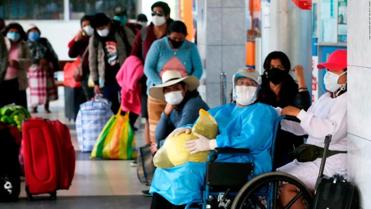 Perú supera los tres millones de casos de coronavirus, casi el 10% de su población