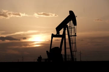 El petróleo cae más de 3%