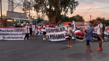 Molestia en Peñarol: hinchas y dirigentes exigen que se realice la Asamblea