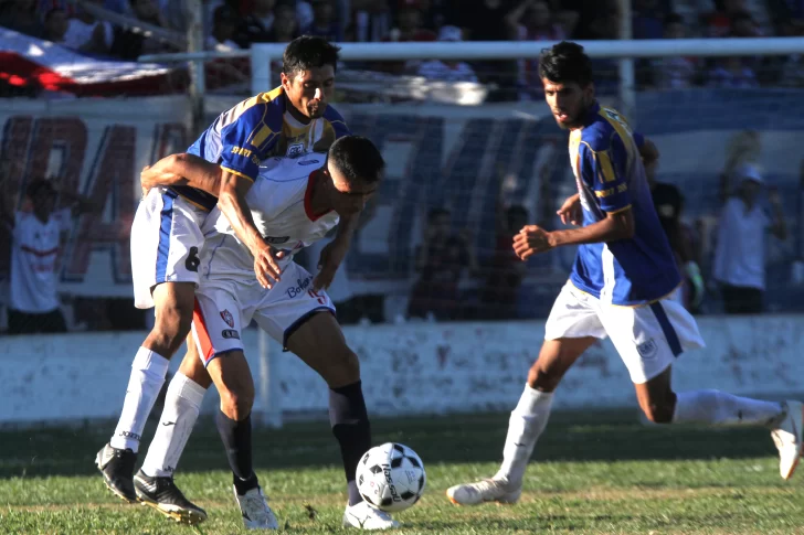 Goleada y clasificación para Peñarol