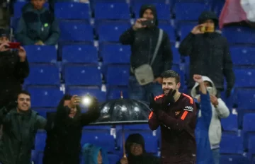 Piqué, héroe y villano en el derby catalán