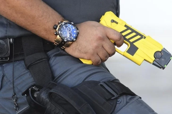 Munisaga: “Evaluamos incorporar  pistolas Taser en grupos especiales de la fuerza”