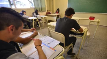 Solo 3 de cada 10 argentinos de los sectores más pobres terminaron la secundaria