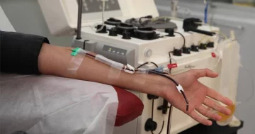 El neumonólogo recibió plasma de un paciente recuperado, un tratamiento que puede ser clave