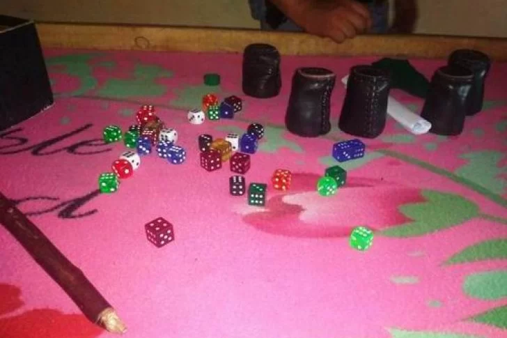 Los detuvieron por montar una casino clandestino: tenían tableros de póker y bebidas