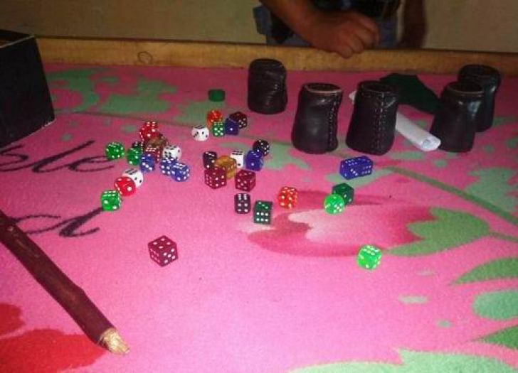 Los detuvieron por montar una casino clandestino: tenían tableros de póker y bebidas