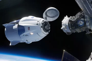 La cápsula Crew Dragon se acopló a la Estación Espacial Internacional