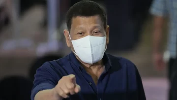 “Vacunémoslos mientras duermen”: la propuesta del Presidente de Filipina para quienes no quieren inocularse