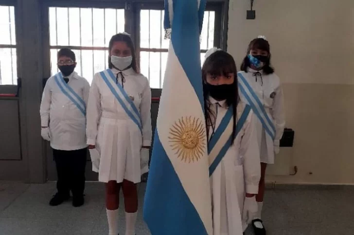 En medio de la pandemia, los alumnos podrán realizar la Promesa a la Bandera: cómo será