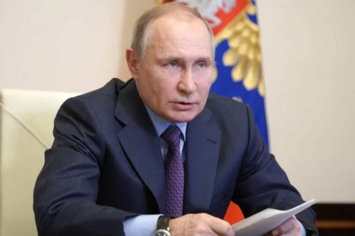 Putin reconoce la independencia de regiones separatistas de Ucrania y aumenta la tensión
