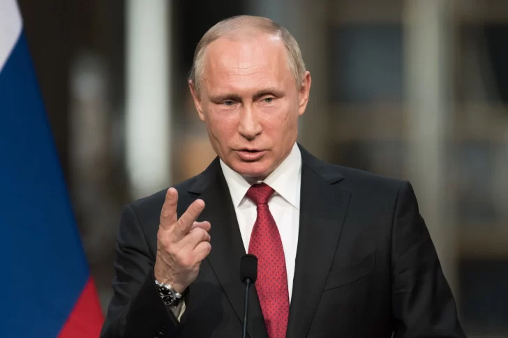 Putin recibió la tercera dosis y se ofreció como voluntario para experimentar una vacuna nasal