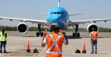 Tras el temporal en Moscú, partió el vuelo de Aerolíneas Argentinas que trae más vacunas