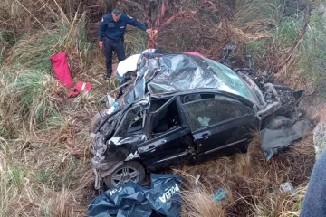 Tragedia en Córdoba: un auto desbarrancó en Altas Cumbres y hay dos muertos