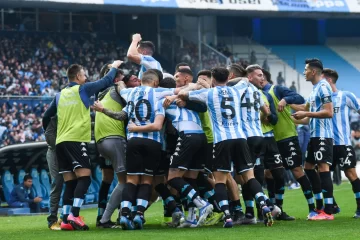 Con un golazo de chilena de Hauche, Racing se quedó con el clásico de Avellaneda