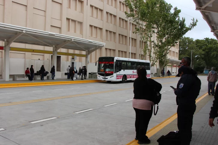 Desde la UTA San Juan indicaron que el retraso en las salidas se debió a que los choferes “se notificaron de la medida de fuerza” de la noche