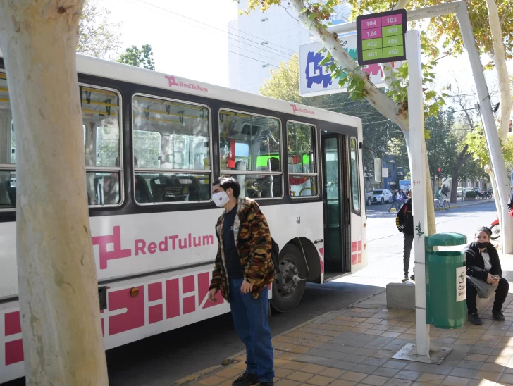 Para destrabar el paro de micros en San Juan, llamaron a una audiencia de conciliación a UTA