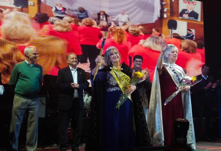 María Mercedes, la rawsina electa como Reina del Adulto Mayor de San Juan