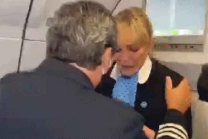 La emoción de los tripulantes del avión  que trajo la vacuna rusa