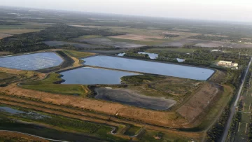 Declaran emergencia en Florida ante el colapso “inminente” de una represa con agua contaminada