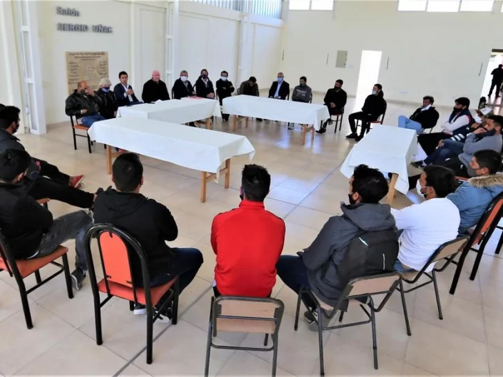 Según la Secretaría de Deportes, los futbolistas están de acuerdo con postergar la vuelta a los entrenamientos