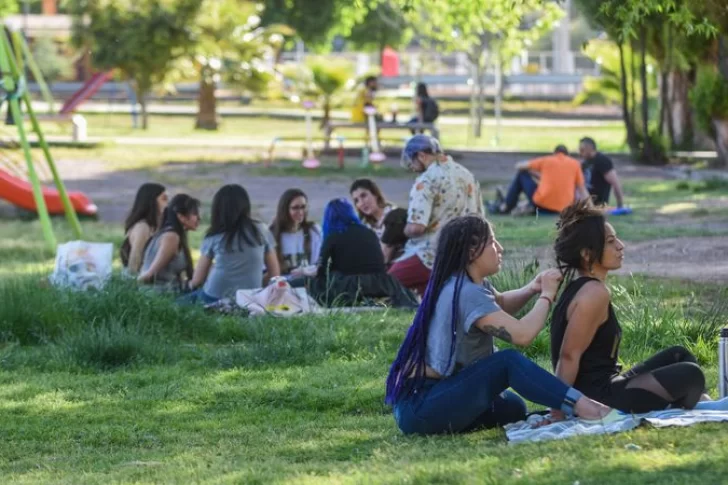 En Mendoza vuelven las reuniones sociales, al aire libre y con un máximo de 15 personas