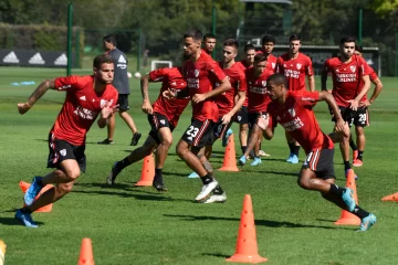 Martínez y Suárez hicieron trabajos con pelota con vistas al Superclásico