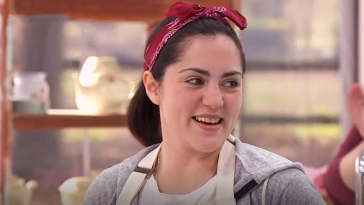 Las fotos de Samanta de “Bake Off” después de atropellar a un jubilado