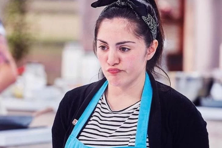 Aparecieron imágenes de Samanta de Bake Off trabajando en la TV hace dos años