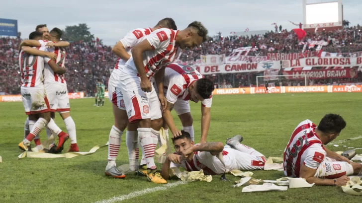 San Martín de Tucumán aplastó a Sarmiento y volvió a Primera luego de 9 años