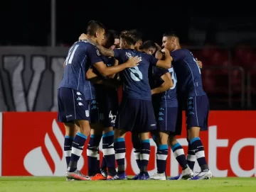 Racing se clasificó a octavos tras vencer a San Pablo en Brasil