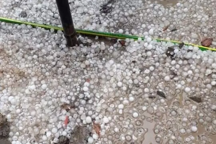 El granizo volvió a afectar zonas de Sarmiento en la mañana de este sábado