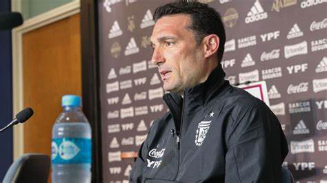 Scaloni: “Primero tenemos que pasar y después ver quién nos toca”