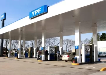 YPF lanzó un descuento en combustibles exclusivo para el personal de la salud