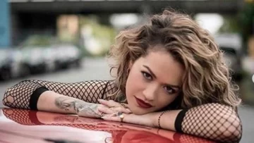 ¡Rita Ora lo hizo de nuevo! Posó en bikini y los likes inundaron las redes