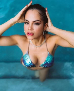 Natti Natasha y un micro bikini negro para el infarto