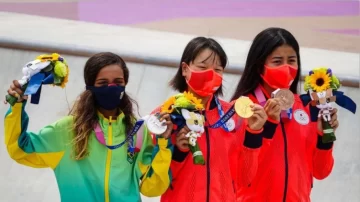 Dos chicas de 13 años ganaron medallas en el “skate street” e hicieron historia en Tokio 2020