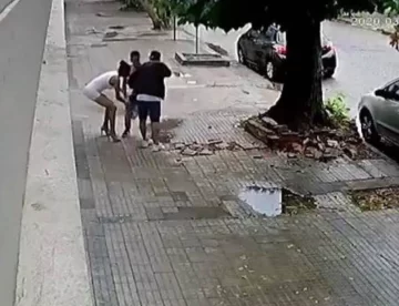 Lo asaltaron mientras tenía sexo en la calle