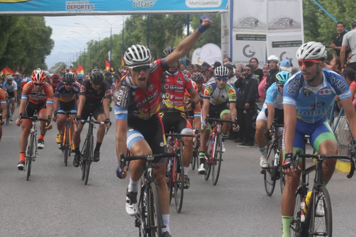 Adrián Richeze fue segundo en la tercera etapa y se coronó en la Doble Chepes