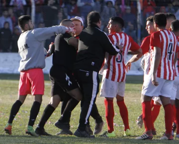 El Tribunal de Disciplina dio por ganado el partido a Peñarol ante San Martín (M)